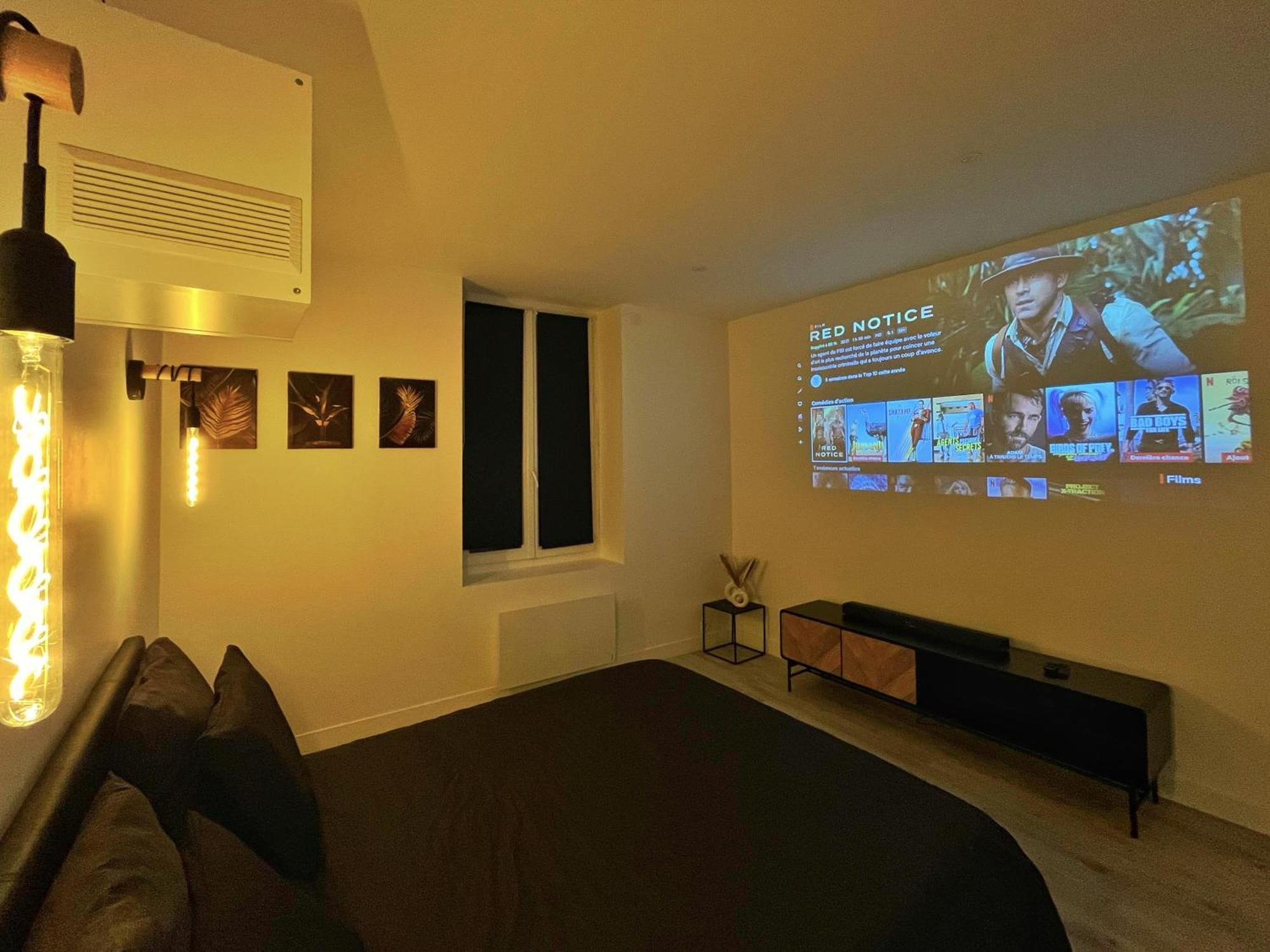 Cinema & Jacuzzi Aux Etoiles - Casabianca Suite Saint-Etienne  Ngoại thất bức ảnh